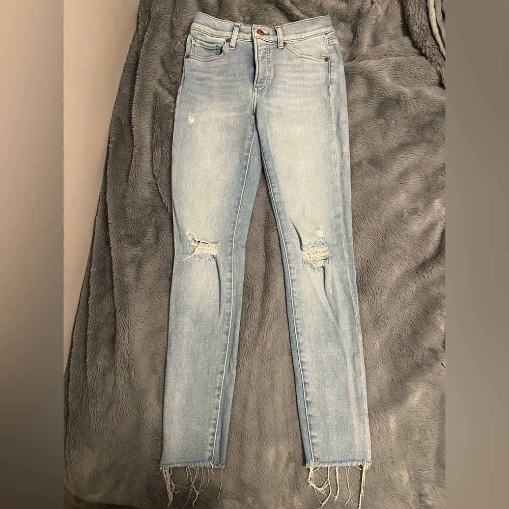 Express mid-rise light wash skinny jean.